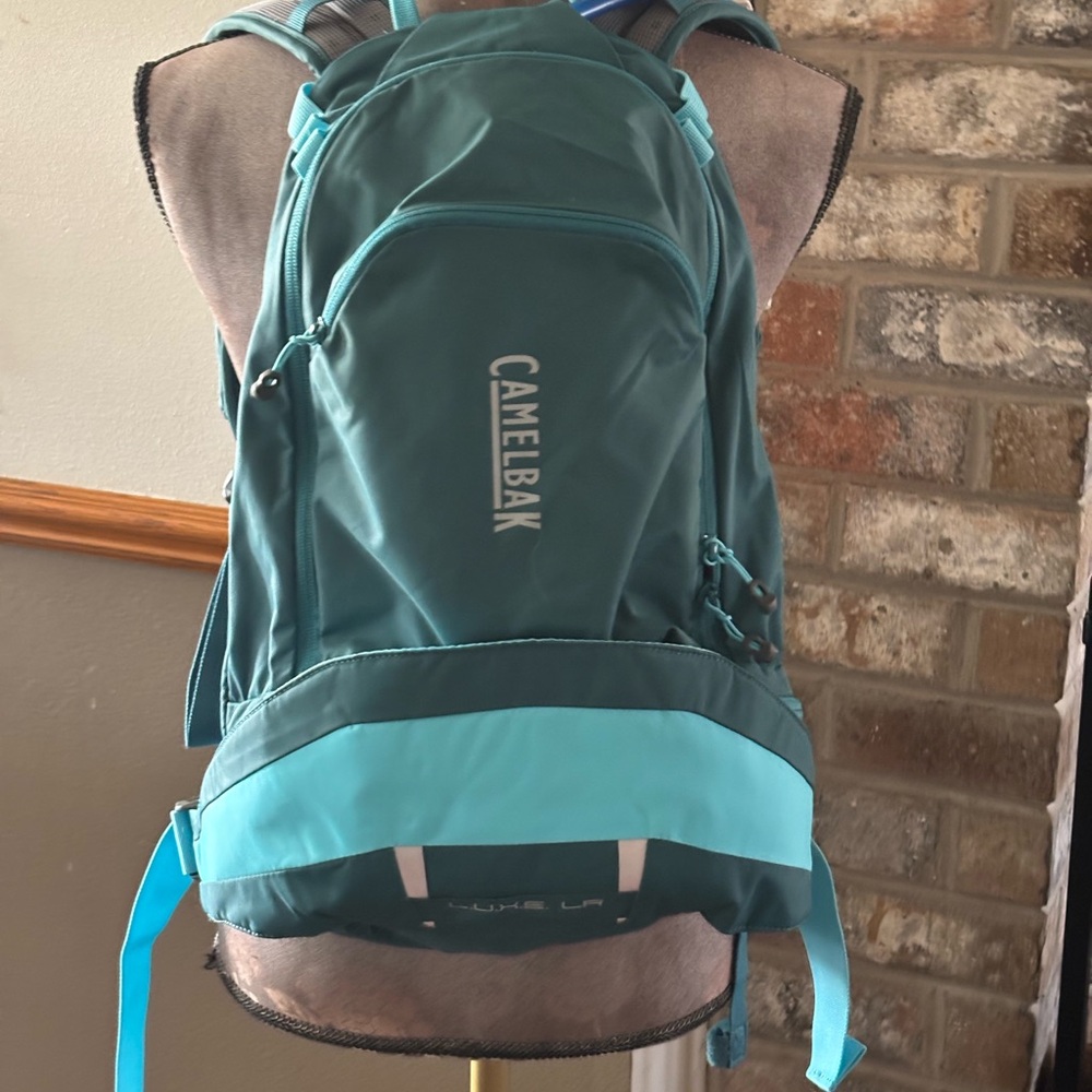 Camelbak Teal and Light Blue Backpack - Picture 2 of 16
